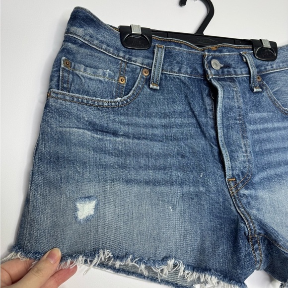 Levi's 501 original fit high rise shorts size 28 - Picture 2 of 7